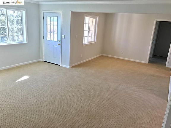 3rd image of 912 Marie Ave