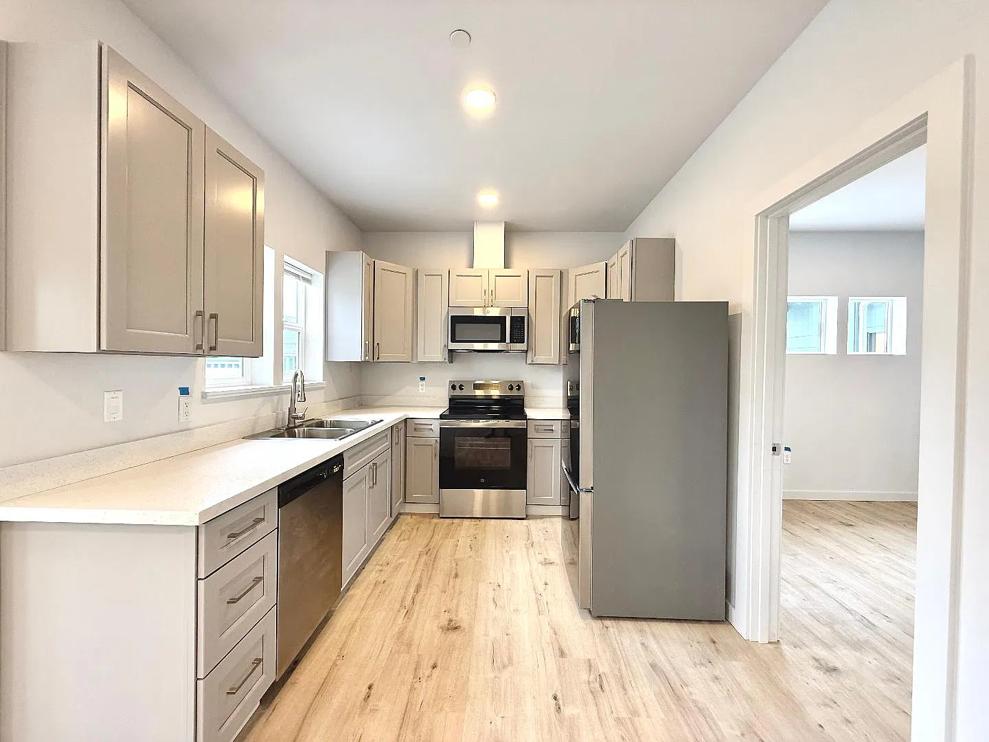 2392 Karen Ct - Unit C — Photo 2