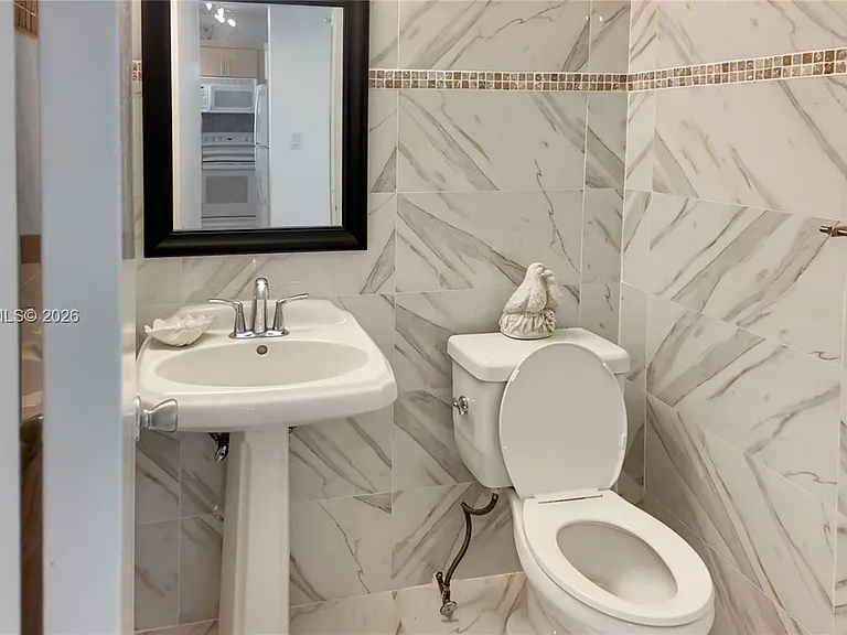 5601 Collins Ave #711 — Photo 7