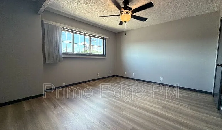 1121 N 28th St #14 — Photo 5
