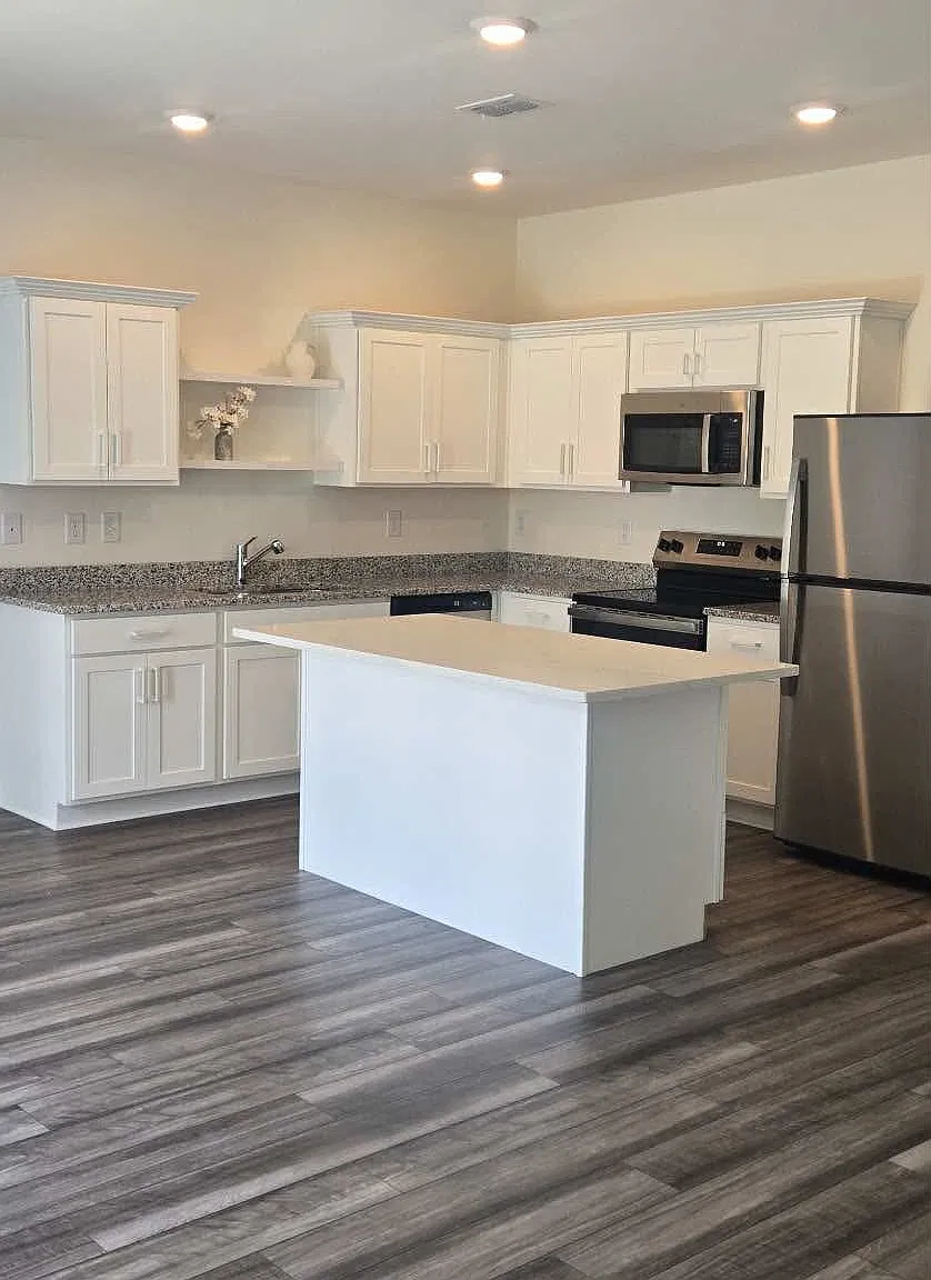 3 bed, 2.5 bath, 1750 sqft, $1,900 — Photo 3