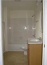 421-427 Hillary St — Photo 4