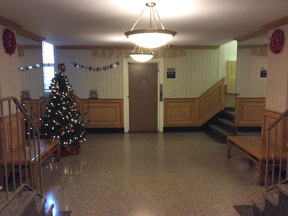 2nd image of 140-18 Burden Cres #5