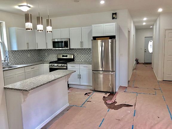 5th image of 1021 E 213th St Floor 2