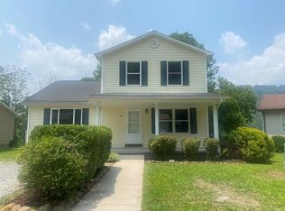 394 Mary Drew Dr, Pikeville, KY 41501