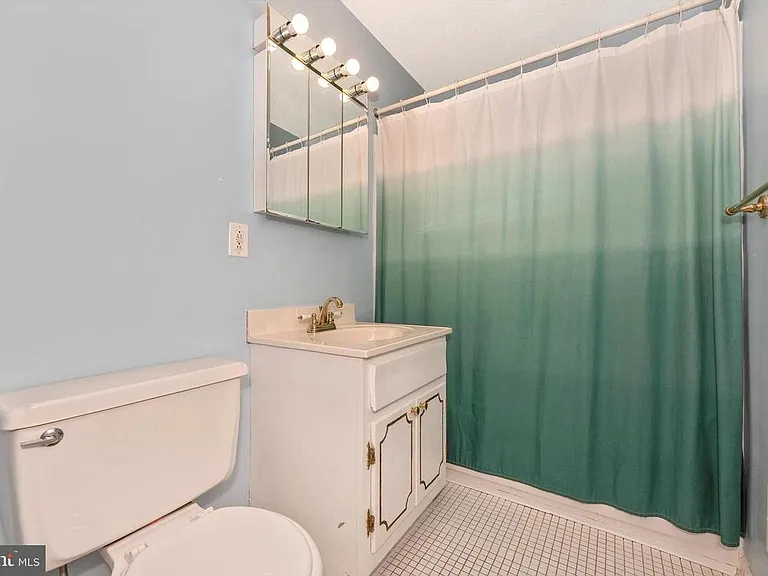 Upstairs Bathroom