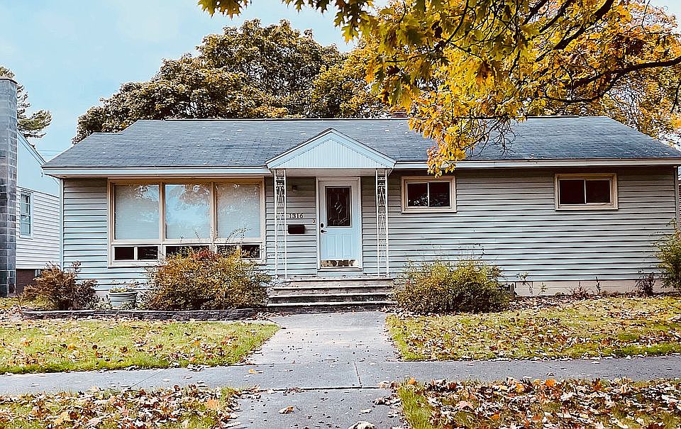 1st image of 1316 Minneapolis Ave