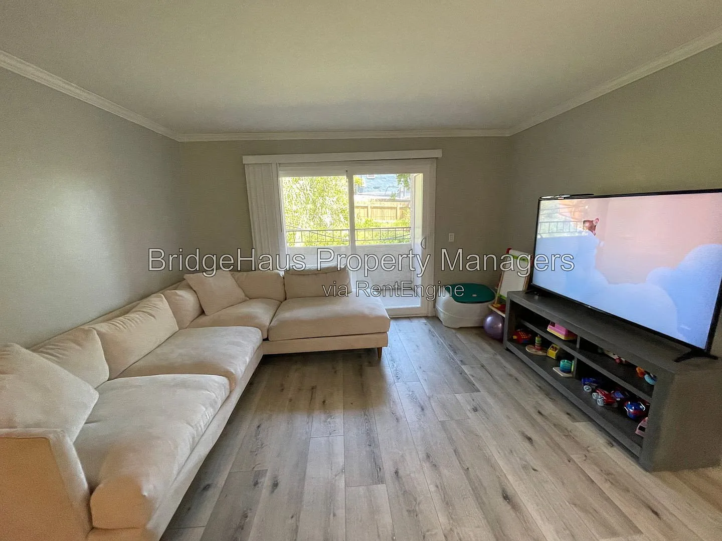 2 bed, 2.0 bath, 827 sqft, $2,850 — Photo 2