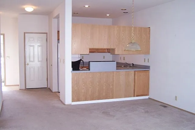 2305 NE Holliday Ave #1 — Photo 2