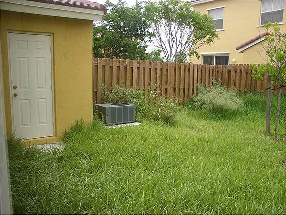 3rd image of 651 SE 1st St #651