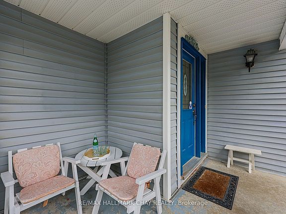 4th image of 1034 Linden St