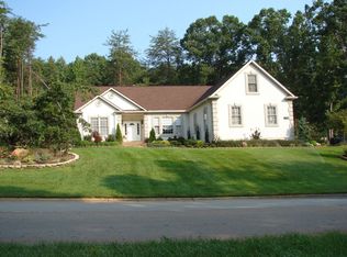 208 Glen Meadows Dr, Simpsonville, SC 29680