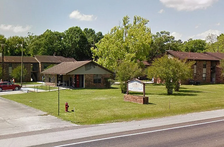 865 Highway 105 E #865 — Photo 4