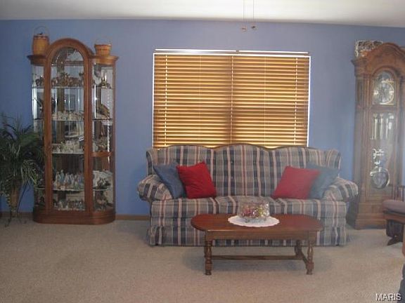 5th image of 1410 Sleepy Hollow Dr