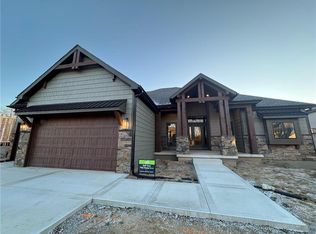 13434 Terrace Park Dr, Parkville, MO 64152