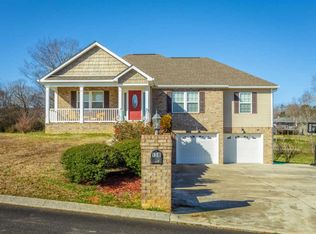 138 Village Dr, Chickamauga, GA 30707