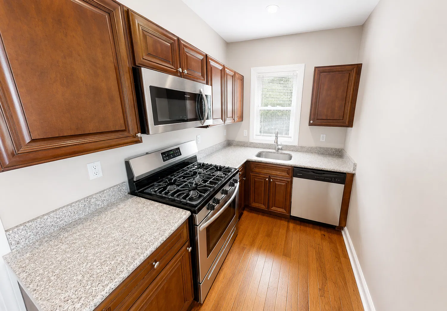 75 Pembroke Avenue — Photo 1