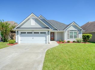 4220 Shadow Garden Dr, Hahira, GA 31632