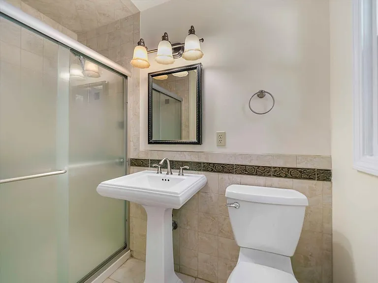 5 Dorchester Ave — Photo 13