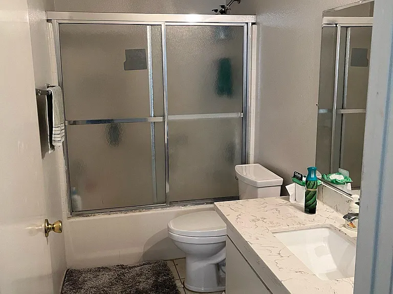 17726 Kinzie St #38 — Photo 2
