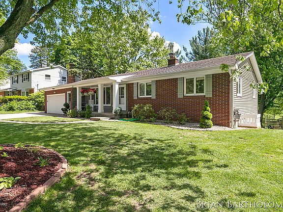 2nd image of 4470 Cloverleaf Dr SE