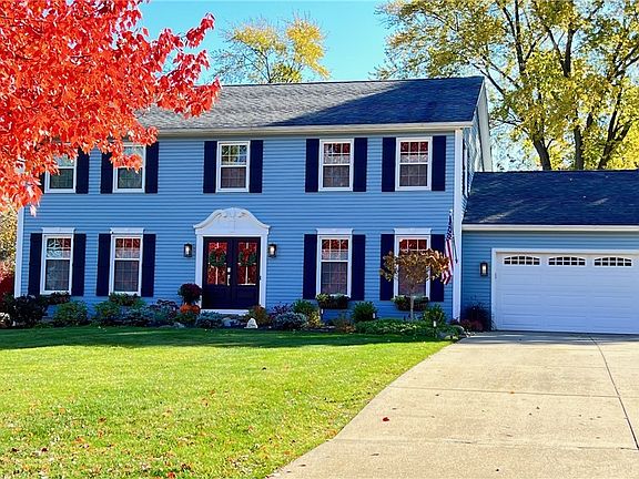 3rd image of 108 Sunset Dr