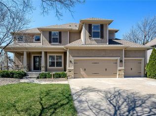 5840 Charlotte St, Shawnee, KS 66216