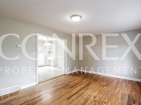 5th image of 10838 Sprucehill Dr