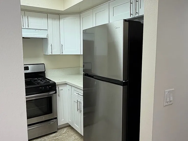 1122 Linden Ave #3 — Photo 6