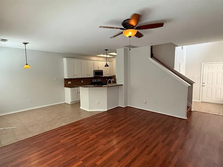 35 Ledgestone Pl — Photo 7