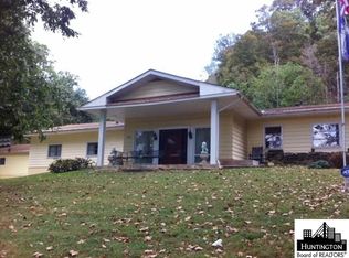 1648 Buena Vista Dr, Huntington, WV 25704