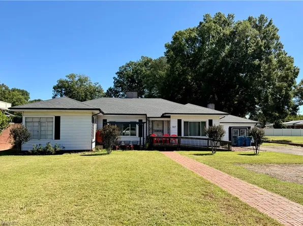 267 State Highway 16 S, Taylorsville, NC 28681