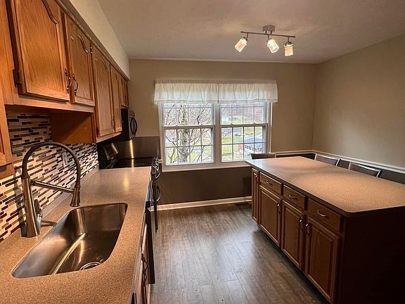 5th image of 1750 Campbell Dr