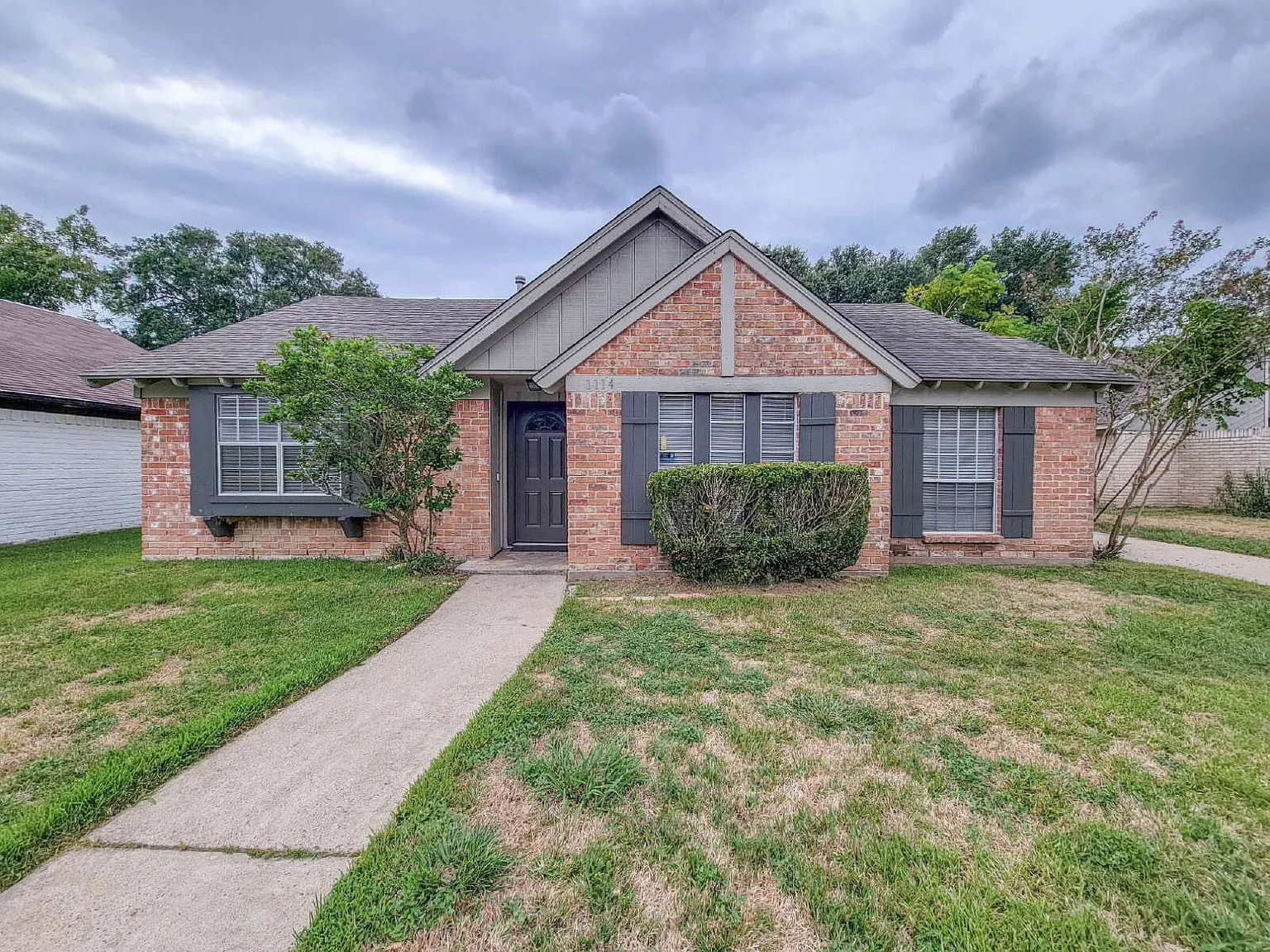 4 bed, 2.0 bath, 1730 sqft, $2,100 — Photo 1