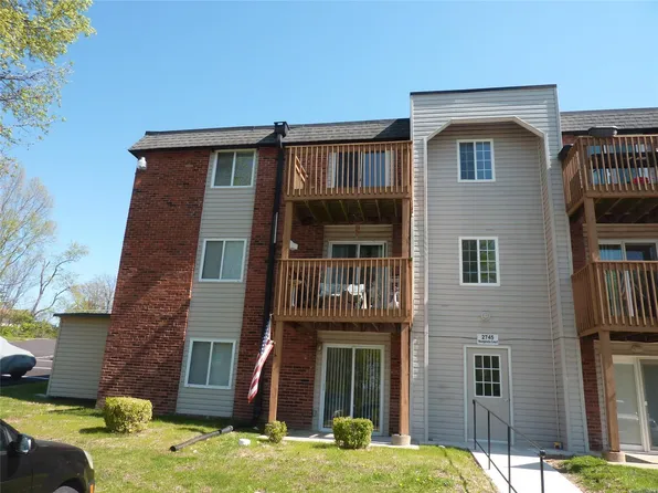 2745 Westphalia Ct APT E, Saint Louis, MO 63129