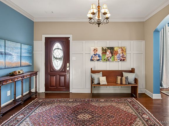 3rd image of 8201 Heathrow Pl