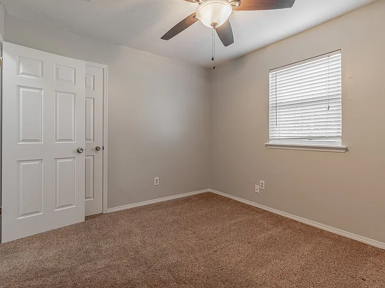 821 Peregrine Dr — Photo 34