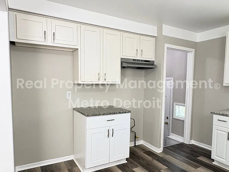 19535 Woodmont St — Photo 6