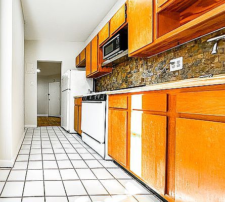 3rd image of 672 9th Ave #4S