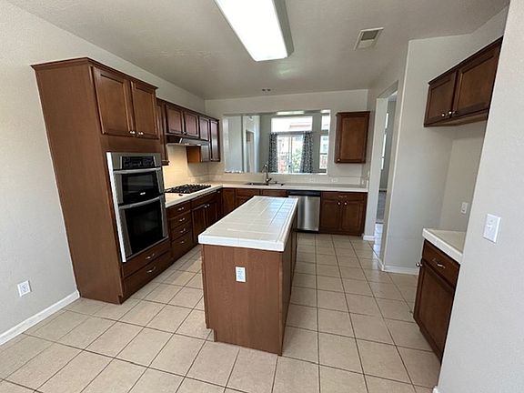 3rd image of 3248 N Memory St