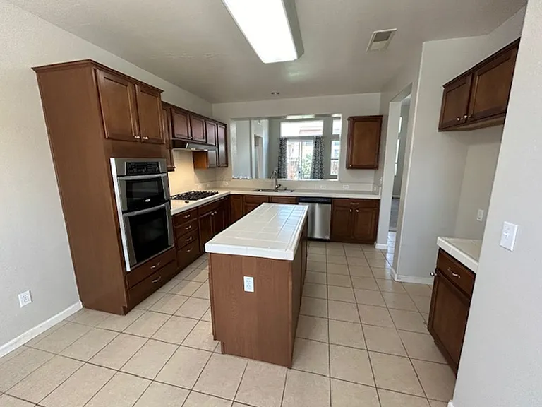 3248 N Memory St — Photo 3