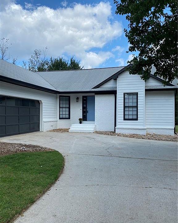 2nd image of 3505 Three Oaks Ct