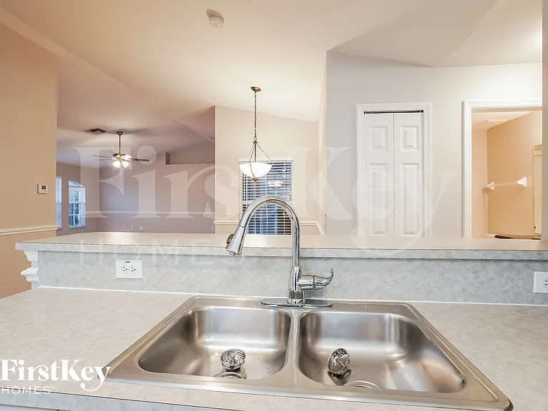 5003 Barth St — Photo 7
