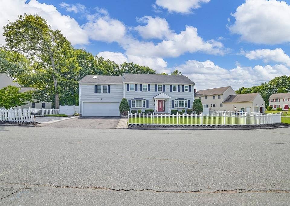 1st image of 5 Bosworth Dr