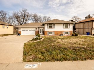 1518 Holly Ln, Junction City, KS 66441