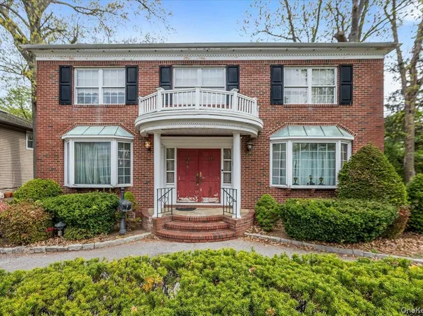 497 Tulip Avenue, Floral Park, NY 11001