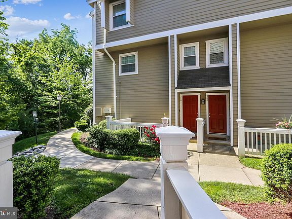 3rd image of 5700 Chapman Mill Dr APT 400
