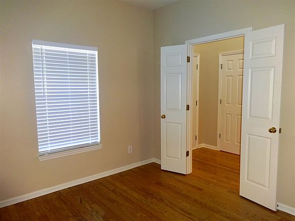 2nd image of 124 Chancellors Dr