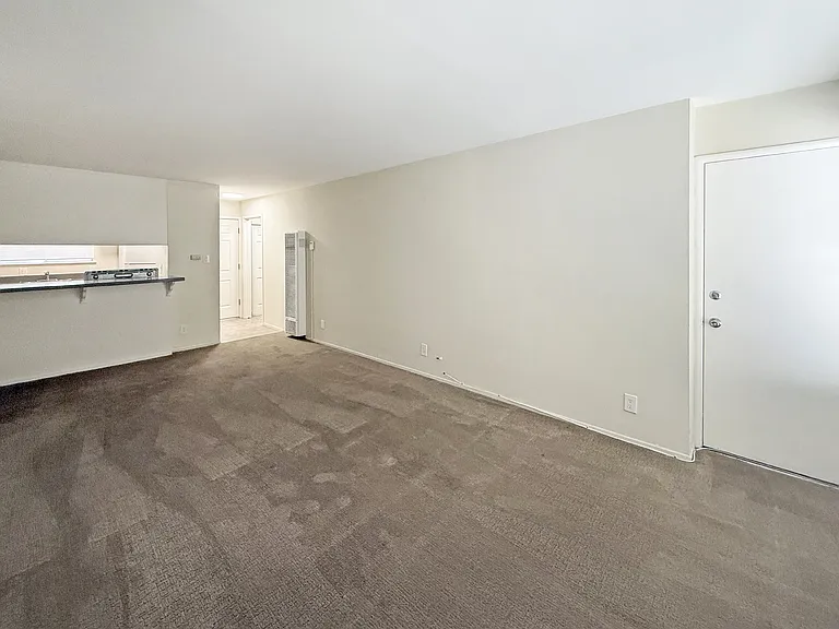 3600 Dimond — Photo 19
