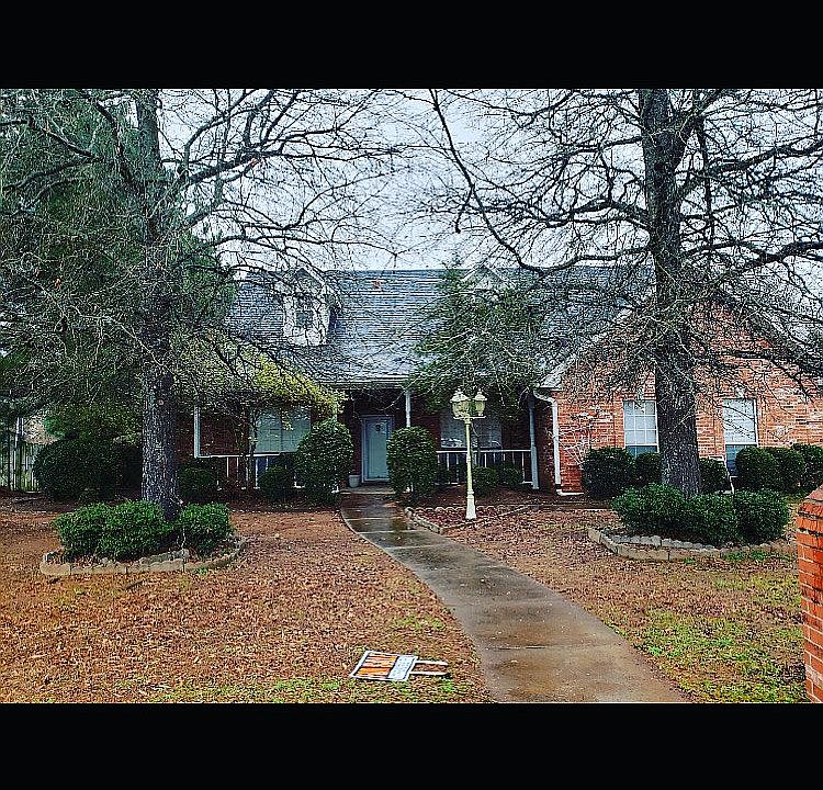 Outside front view 
Corner 